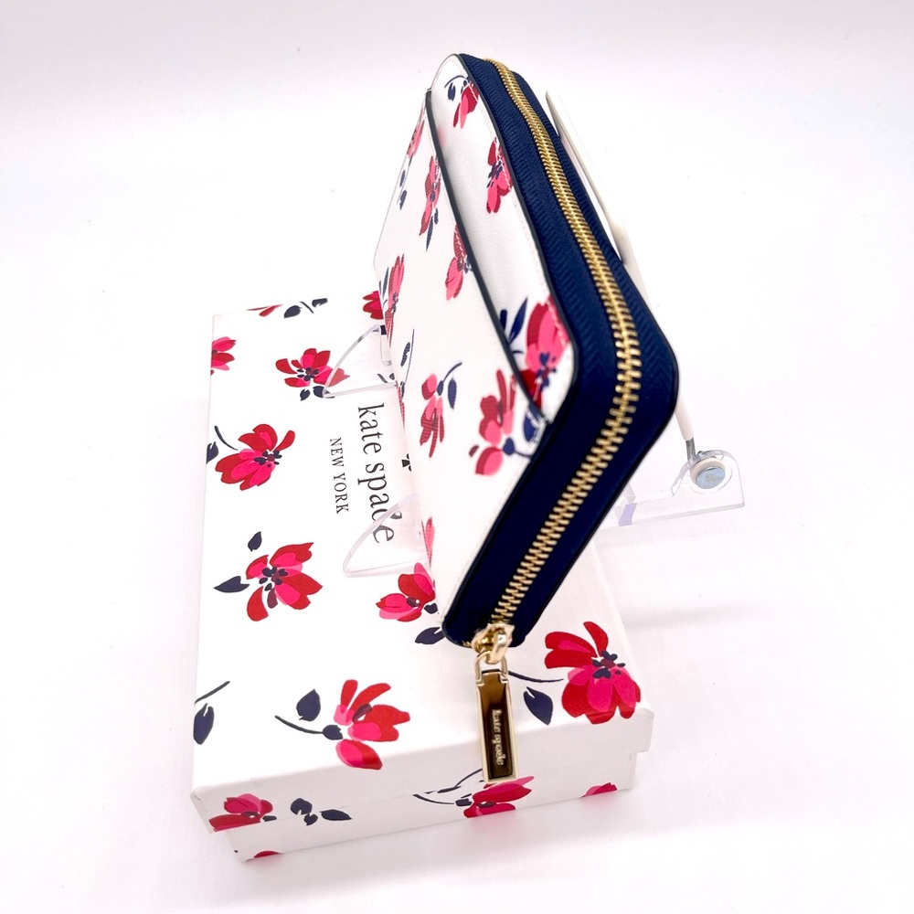 Kate Spade Boxed Large Continental Wallet - Picture 4 of 10